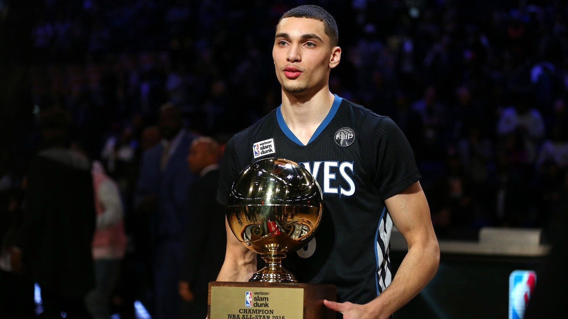 Kering-_温布尔登草地赛场发生惊天逆转，年轻球员闪耀全场_，温布尔登冠军