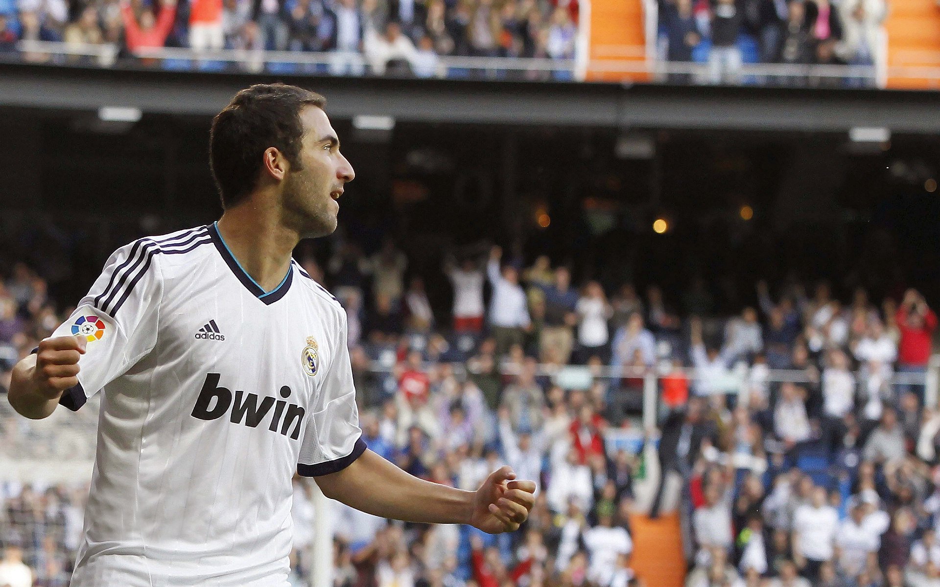 电竞粉丝社区活跃，线下聚会频繁举行，电竞粉是什么意思